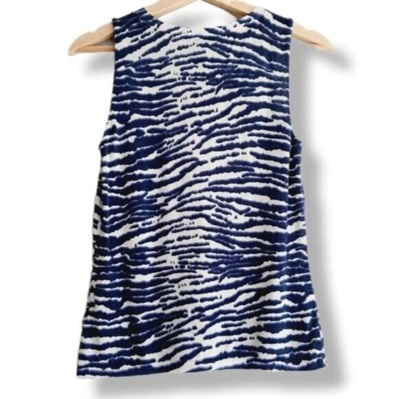 LAFAYETTE 148 Fine Knit Sleeveless Shell Top Blue & White Animal Pattern Sz S - Picture 2 of 7